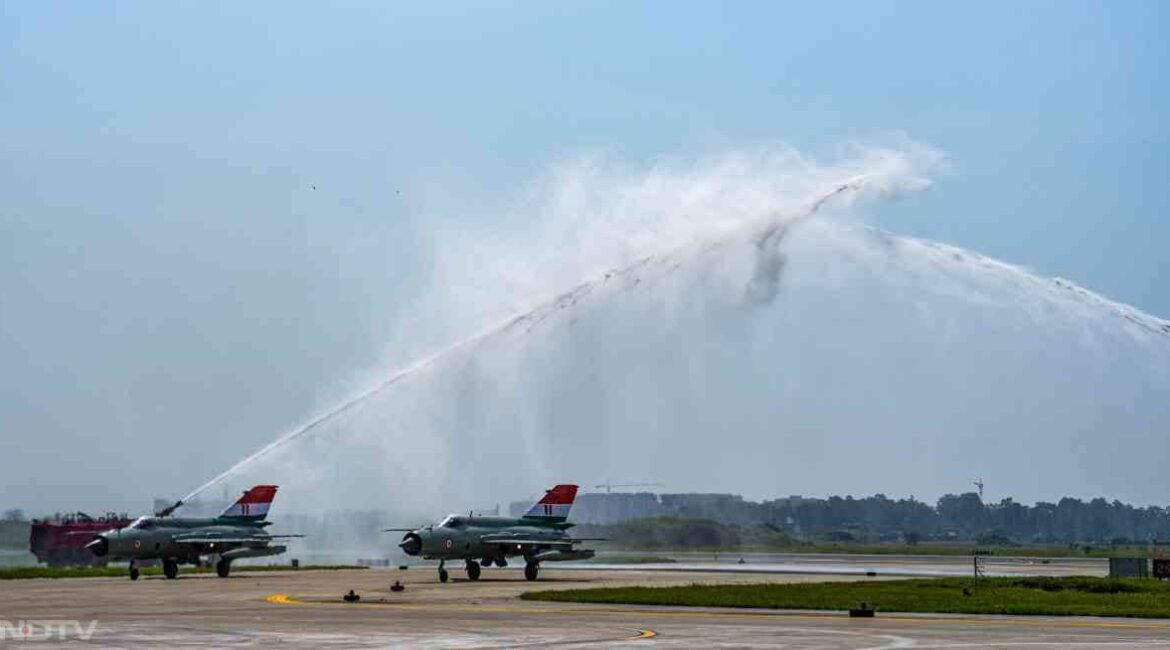 मिग-21 ने भरी आखिरी उड़ान, राजनाथ सिंह बोले- ‘ये भारत और रूस के बीच गहरे संबंधों का एक प्रमाण’