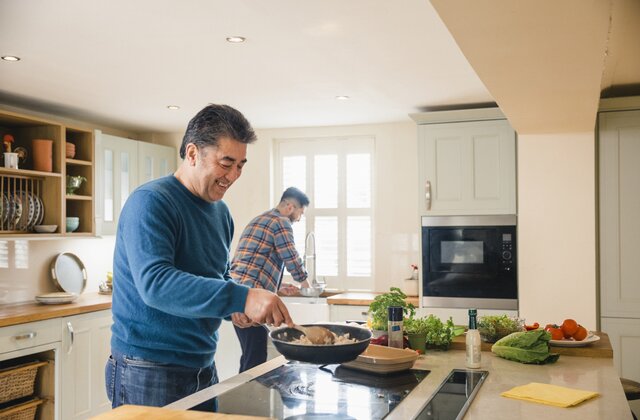 Diet Tips for Men: 30 के बाद पुरुषों को डाइट में करना चाहिए ये बदलाव, वरना जल्दी आ जाएगा बुढ़ापा