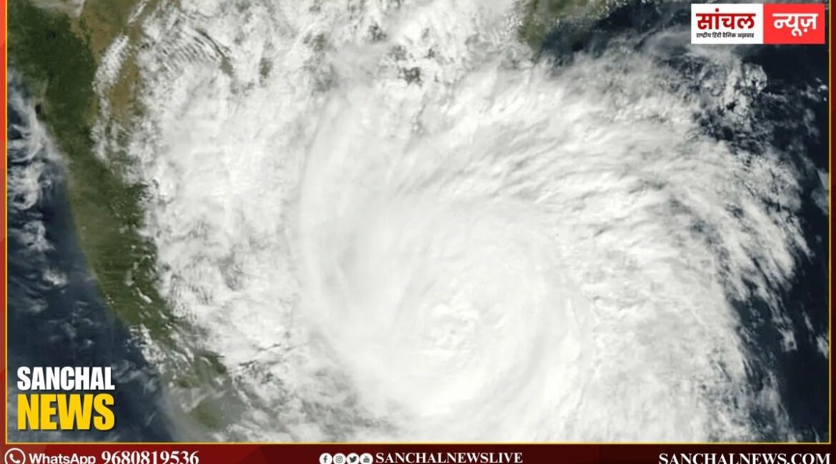 ट्रेनें कैंसिल, स्कूल बंद और घरों में रहने की अपील, आंध्र प्रदेश में अलर्ट जारी, आंध्र से तमिलनाडु तक मोन्था साइक्लोन ने बढ़ाई टेंशन ट्रेनें कैंसिल, स्कूल बंद और घरों में रहने की अपील, आंध्र प्रदेश में अलर्ट जारी, आंध्र से तमिलनाडु तक मोन्था साइक्लोन ने बढ़ाई टेंशन