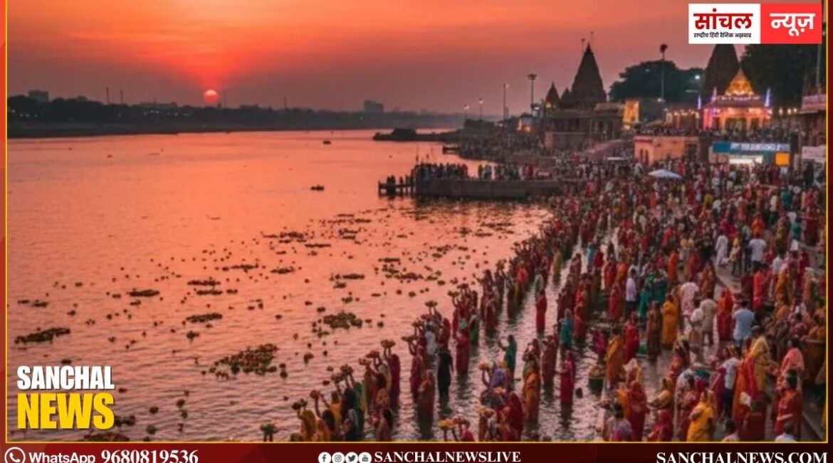 वाराणसी में महापर्व छठ पर काशी के गंगा घाट पर आस्था का जनसैलाब, सुरक्षा के भी कड़े इंतजाम, देखें तस्वीरें