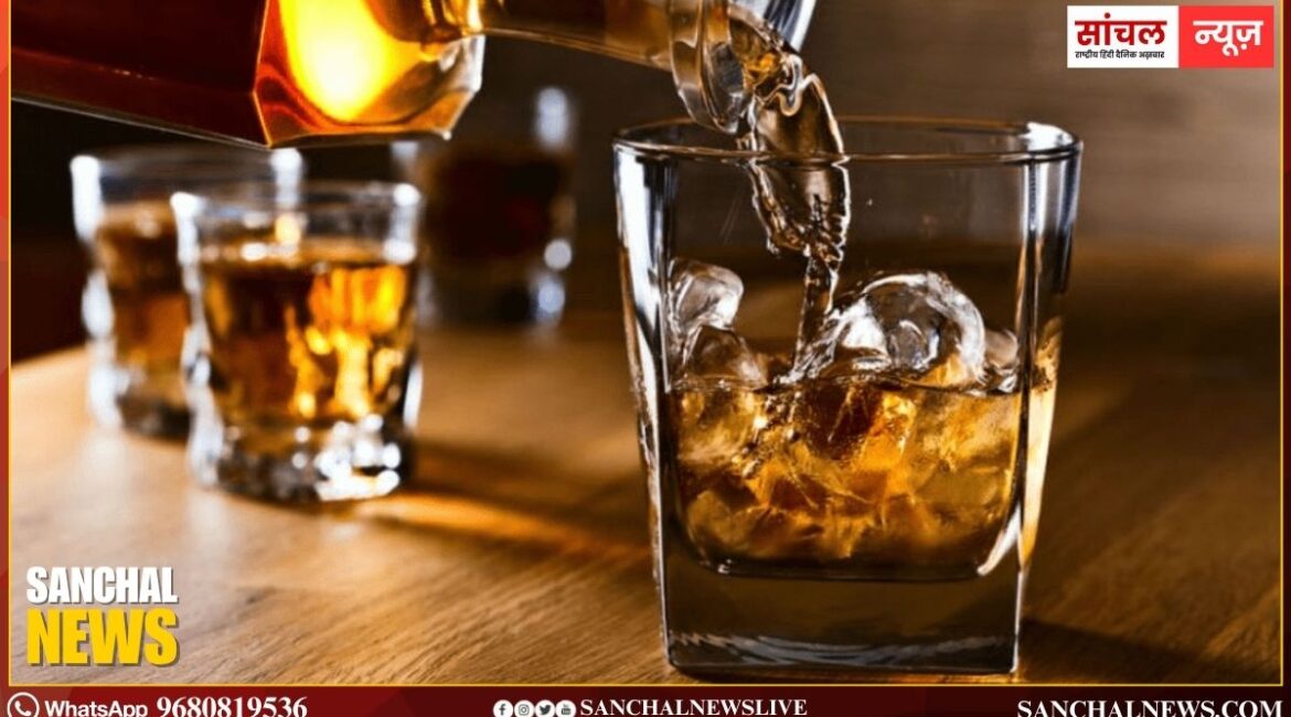 गुजरात : प्रतिबंध के बावजूद अहमदाबाद के फार्महाउस में चल रही थी शराब पार्टी, 13 अफ्रीकियों समेत 20 लोगों को गिरफ्तार गुजरात : प्रतिबंध के बावजूद अहमदाबाद के फार्महाउस में चल रही थी शराब पार्टी, 13 अफ्रीकियों समेत 20 लोगों को गिरफ्तार