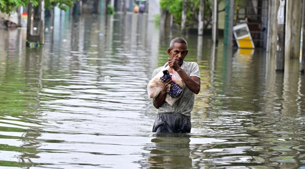 साइक्लोन दित्वा ने श्रीलंका में मचाई तबाही, अब तक 153 की मौत, भारतीय मौसम विभाग ने तमिलनाडु-पुड्डुचेरी में रेड अलर्ट