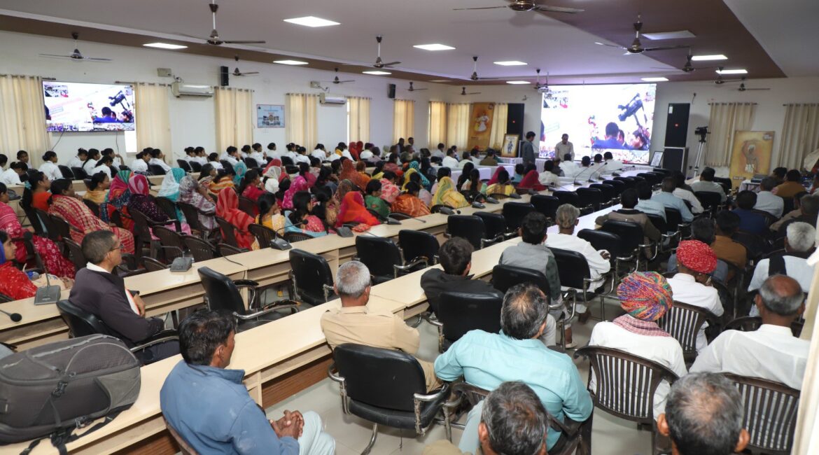 भगवान बिरसा मुंडा की 150 वीं जयंती; राज्य स्तरीय जनजातीय गौरव दिवस समारोह, जिला परिषद में आयोजित हुआ कार्यक्रम