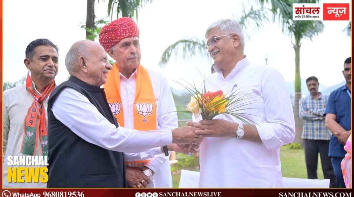 केंद्रीय मंत्री गजेंद्र सिंह शेखावत पहुंचे माउंट आबू; स्थानीय मुद्दों के समाधान पर हुई चर्चा, पार्किंग व टूरिस्ट पॉइंट्स पर जोर