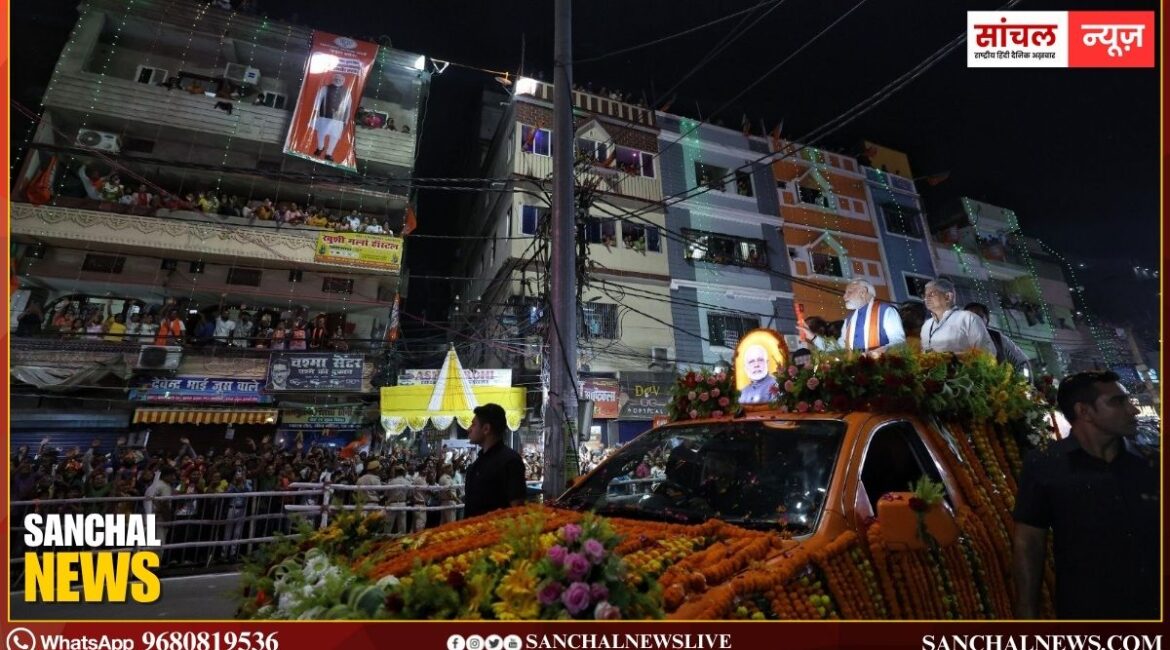 पटना में पीएम मोदी का मेगा रोड शो, महिलाओं ने उतारी आरती, हजारों की संख्या में उमड़ी भीड़