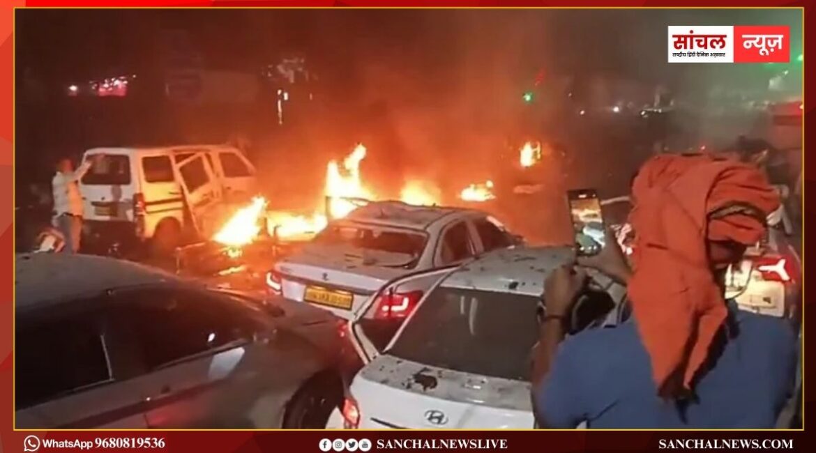 भारत-नेपाल सीमा पर भी रेड अलर्ट: लाल किले के पास धमाके में 10 की मौत, पुलिस ने 1 संदिग्ध को हिरासत में लिया