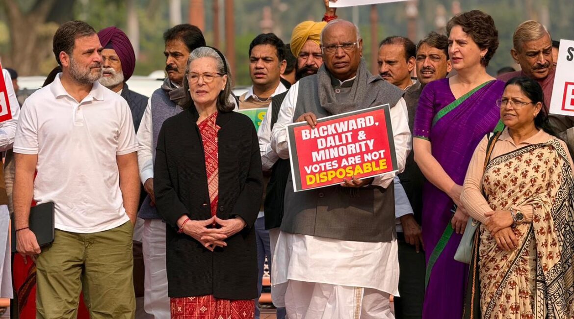 रामलीला मैदान में वोट चोरी की आवाज बुलंद करेगी कांग्रेस, दिल्ली कांग्रेस अध्यक्ष ने महारैली की तैयारियों का लिया जायजा