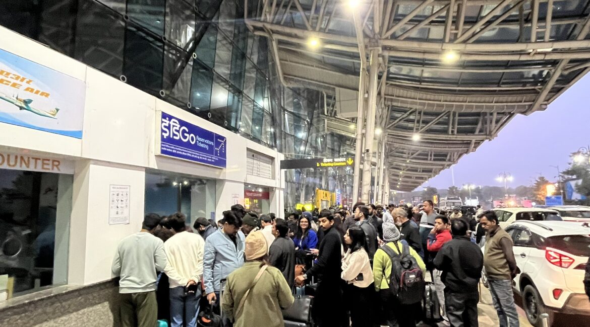 यात्रियों को मिलेगा कैंसिल फ्लाइट के टिकट का रिफंड, सरकार का इंडिगो को आदेश; सरकार के नए नियमों से गड़बड़ हुई