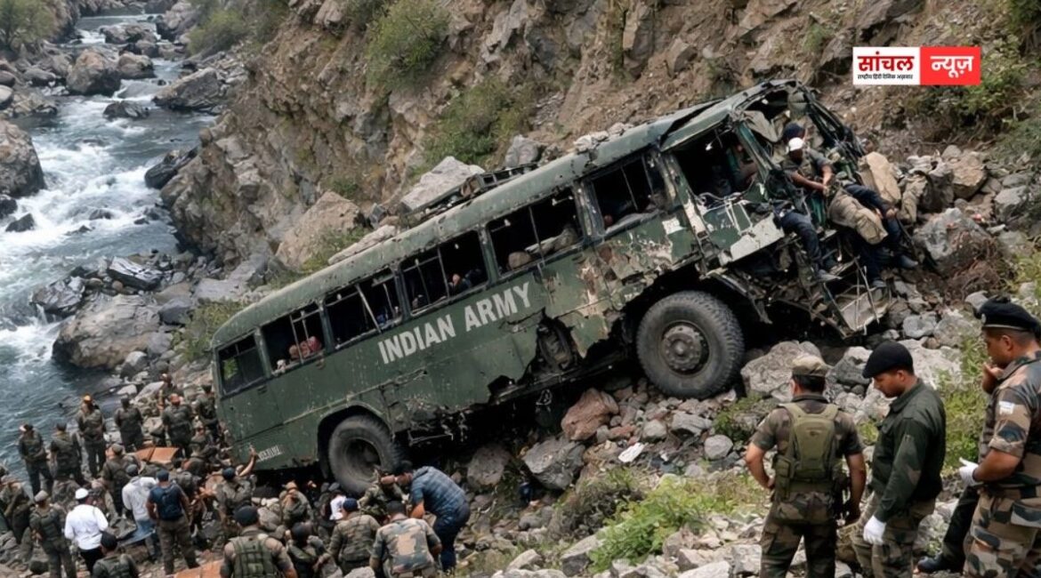 जम्मू कश्मीर के डोडा में खाई में गिरी सेना की गाड़ी, 10 जवान शहीद; कई घायल, रेस्‍क्‍यू जारी