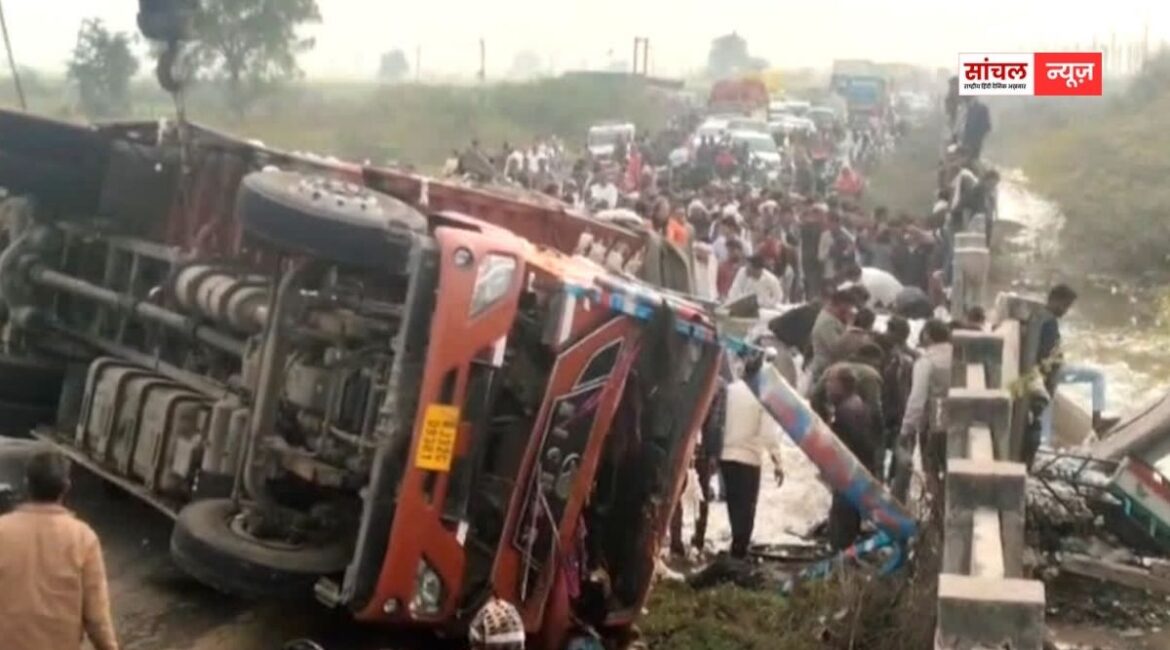 बरवाड़ा जा रहे पैदल यात्रियों पर पलटा ट्रक; 2 की मौत, घायलों की हालत गंभीर, हाईवे पर दोनों ओर लंबा जाम