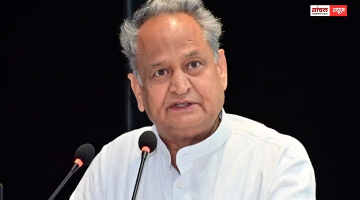 पीएम मोदी के कांग्रेस को ‘MMC’ कहे जाने पर सियासी तूफान, भड़के अशोक गहलोत बोले- ‘जिनका आजादी में नाखून जितना योगदान नहीं, वो हमें न सिखाएं’