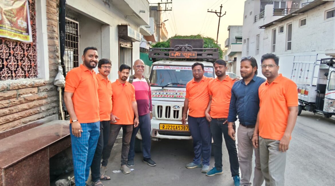 श्री द्वारकाधीश सेवा समिति पाली 18 वर्षो से कर रही है गौ सेवा श्री द्वारकाधीश सेवा समिति पाली 18 वर्षो से कर रही है गौ सेवा