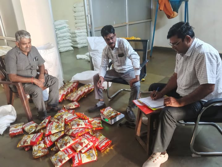 विधिक माप विज्ञान विभाग की टीम ने मसाला उद्योग का किया औचक निरीक्षण