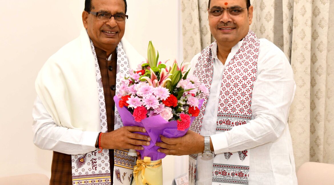 भजनलाल शर्मा से केंद्रीय कृषि एवं किसान कल्याण मंत्री श्री शिवराज सिंह चौहान की शिष्टाचार भेंट भजनलाल शर्मा से केंद्रीय कृषि एवं किसान कल्याण मंत्री श्री शिवराज सिंह चौहान की शिष्टाचार भेंट