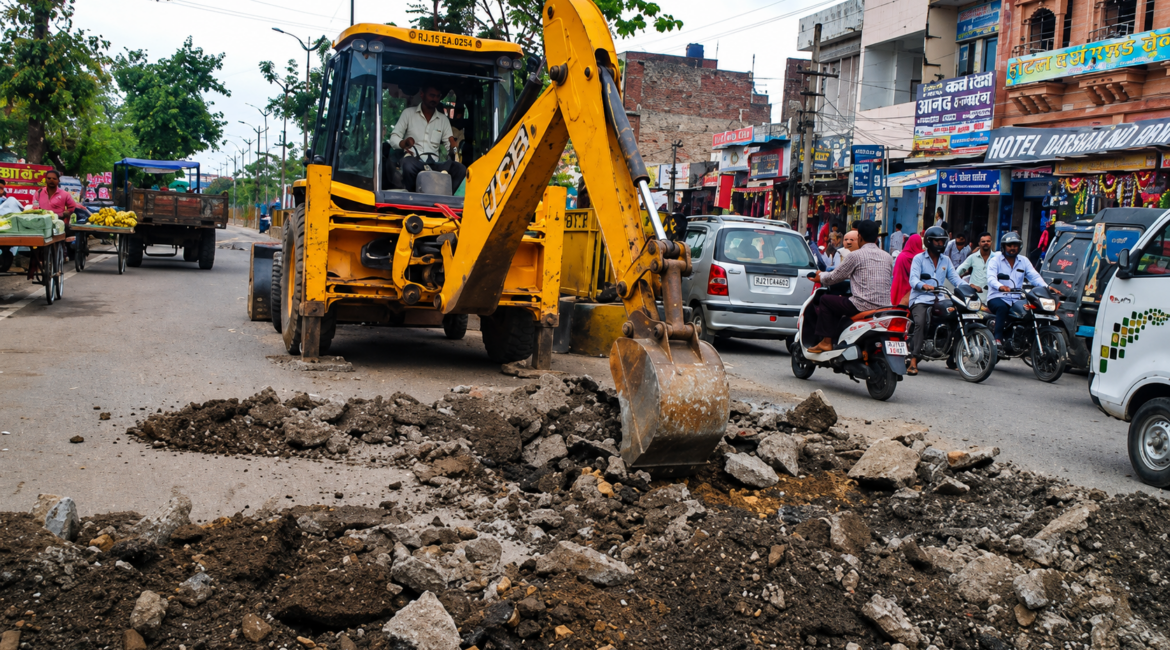 बारिश के बीच गांधी सर्कल की खुदाई, लोगों ने उठाए सवाल; नगर पालिका की कार्यशैली पर नाराजगी बारिश के बीच गांधी सर्कल की खुदाई, लोगों ने उठाए सवाल; नगर पालिका की कार्यशैली पर नाराजगी