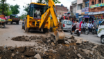 बारिश के बीच गांधी सर्कल की खुदाई, लोगों ने उठाए सवाल; नगर पालिका की कार्यशैली पर नाराजगी बारिश के बीच गांधी सर्कल की खुदाई, लोगों ने उठाए सवाल; नगर पालिका की कार्यशैली पर नाराजगी