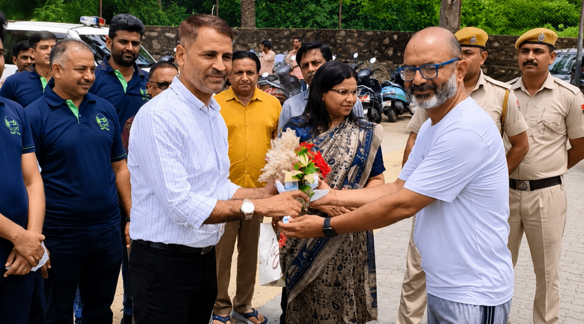 माउंट आबू में होटल एसोसिएशन का हरित अभियान, अशोक वाटिका में लगाए 50 से अधिक पौधे