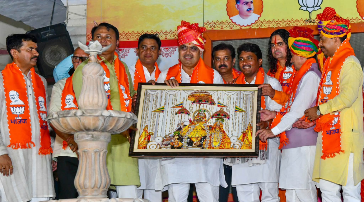 निकाय चुनाव में BJP की जीत के बाद CM भजनलाल का कांग्रेस पर निशाना, बोले- ‘कांग्रेसियों को हमेशा कुर्सी का डर रहता था’ निकाय चुनाव में BJP की जीत के बाद CM भजनलाल का कांग्रेस पर निशाना, बोले- ‘कांग्रेसियों को हमेशा कुर्सी का डर रहता था’